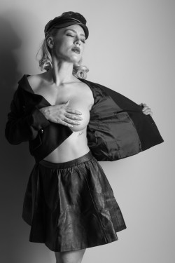 Marlène tombe sa veste
